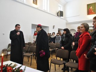  	Kapela Ludowa "Krążałka" zagrała dla ks. Biskupa