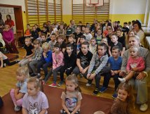 „Teatr łączy pokolenia” - finał warsztatów teatralnych w Korczowie