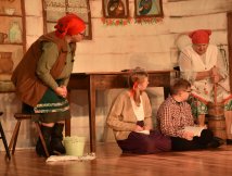 Zorza i Sąsiadeczki na Jesiennych Spotkaniach z Teatrem w Giedlarowej