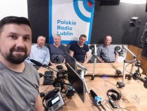 Męski Zespół Śpiewaczy na nagraniu w Polskim Radiu Lublin